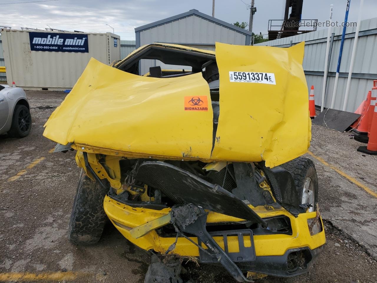 2004 Ford F150  Yellow vin: 1FTRX04W94KB13568