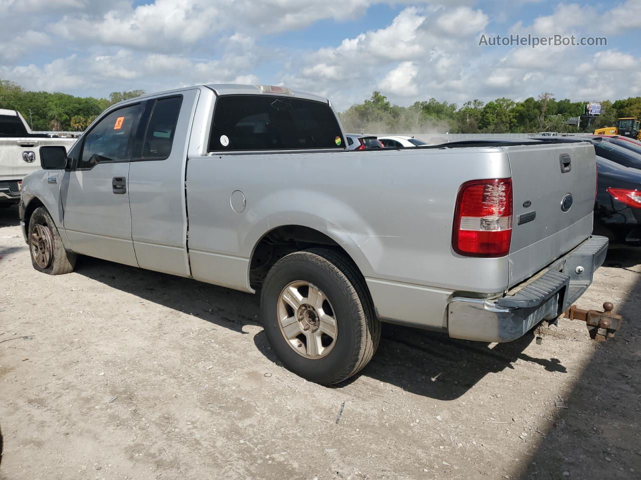 2004 Ford F150  Silver vin: 1FTRX12W14NA77611