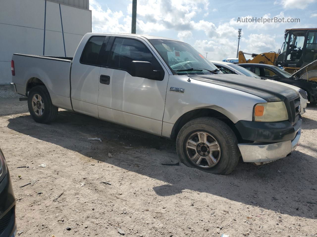 2004 Ford F150  Silver vin: 1FTRX12W14NA77611