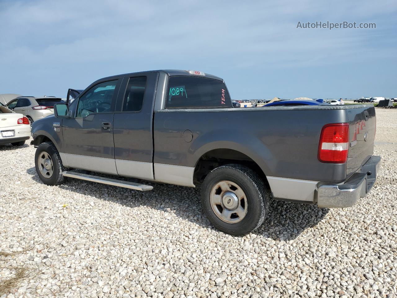 2005 Ford F150  Black vin: 1FTRX12W15NA43685