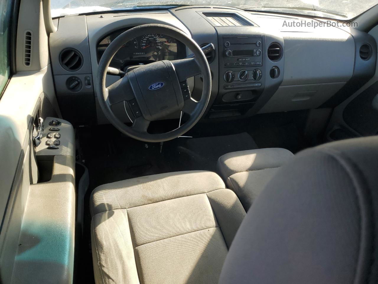 2005 Ford F150  Белый vin: 1FTRX12W45NA51652