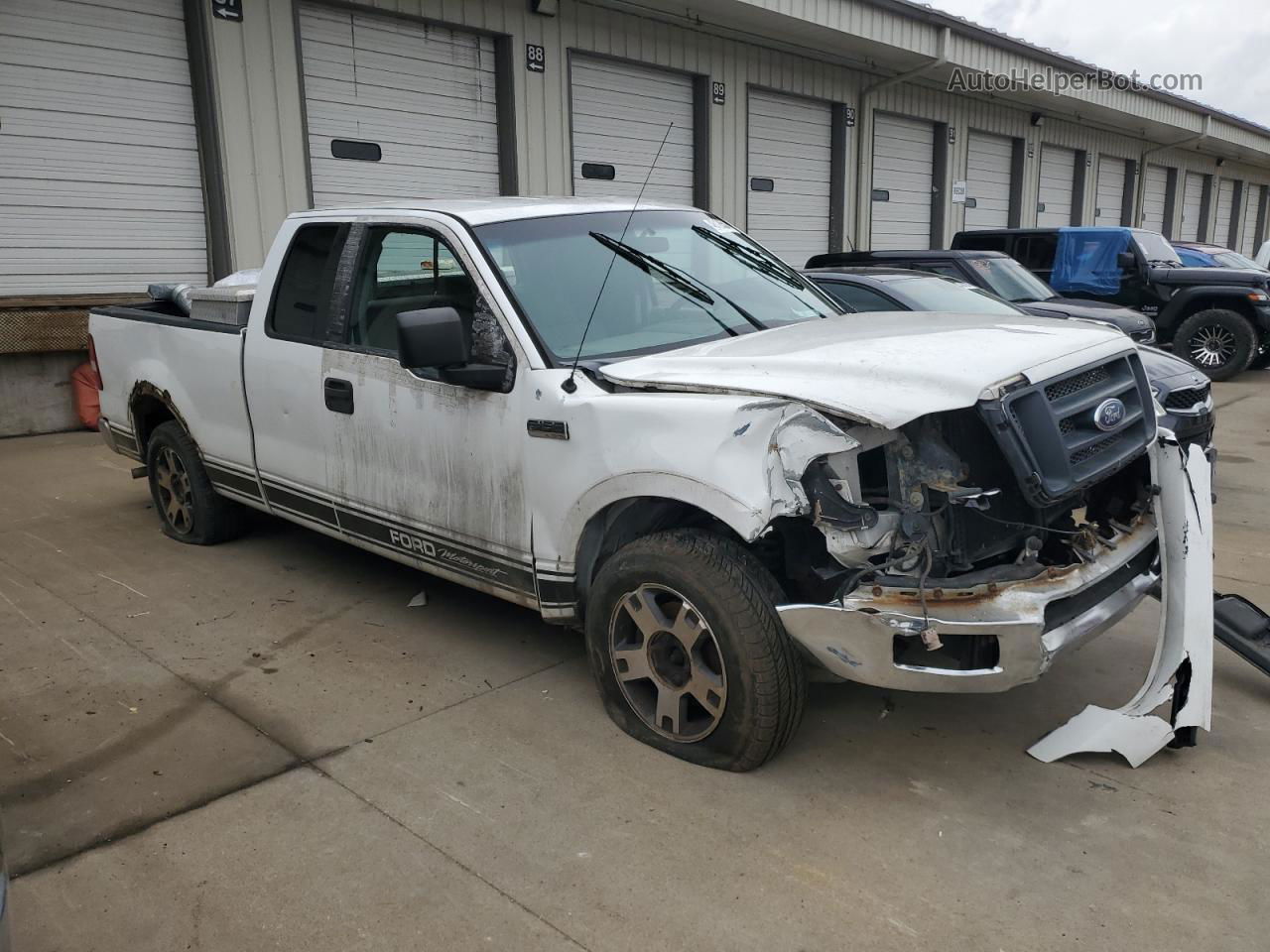 2004 Ford F150  White vin: 1FTRX12W84NA26476