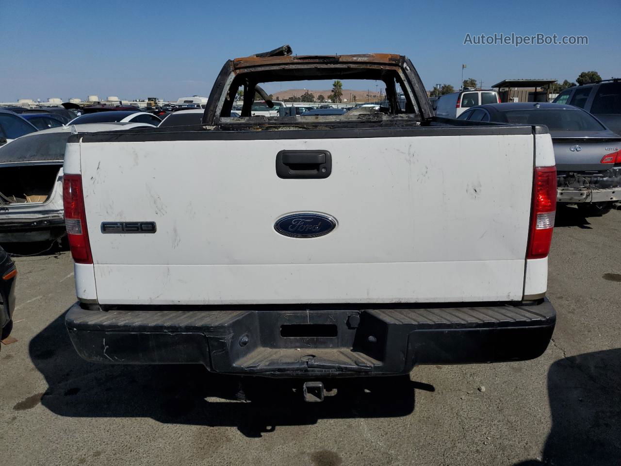 2005 Ford F150  White vin: 1FTRX12W85FB65101