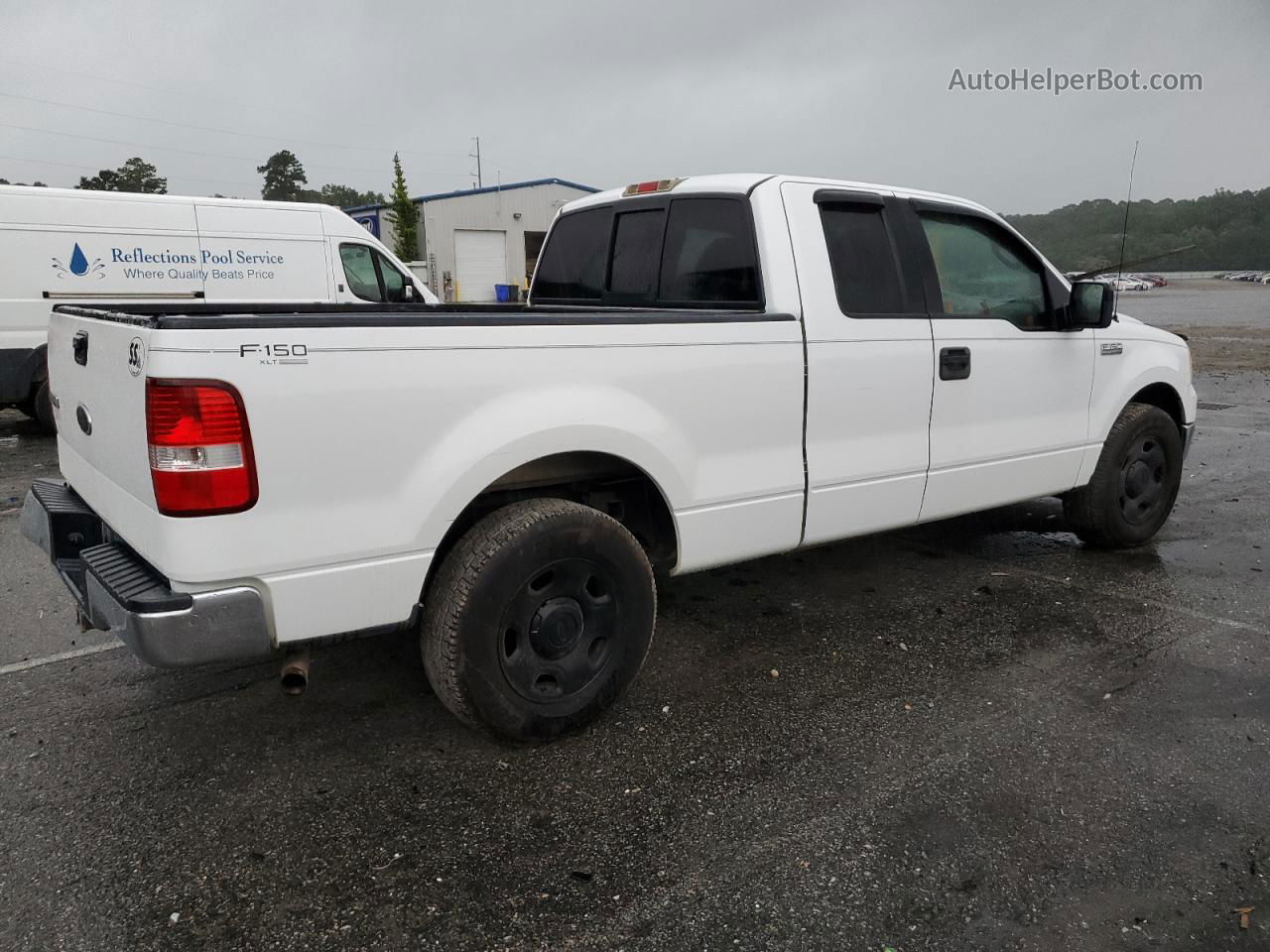 2004 Ford F150  White vin: 1FTRX12W94NA60958