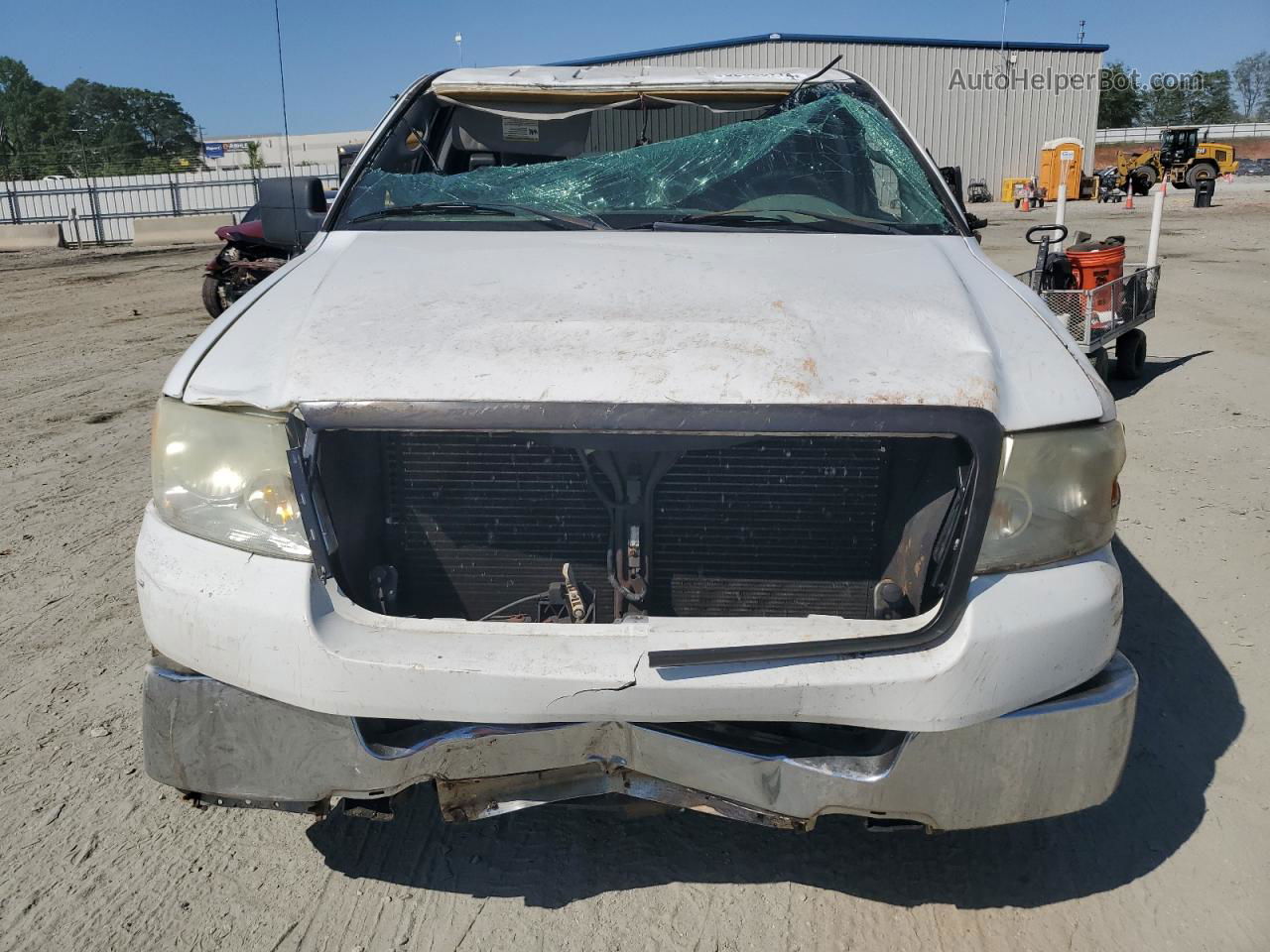 2005 Ford F150  White vin: 1FTRX12W95FA32251