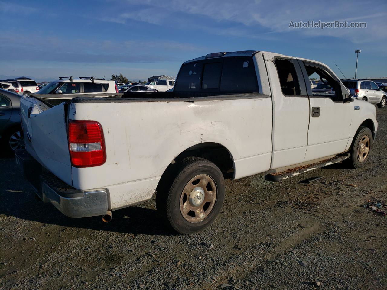 2005 Ford F150  White vin: 1FTRX12W95NA23765