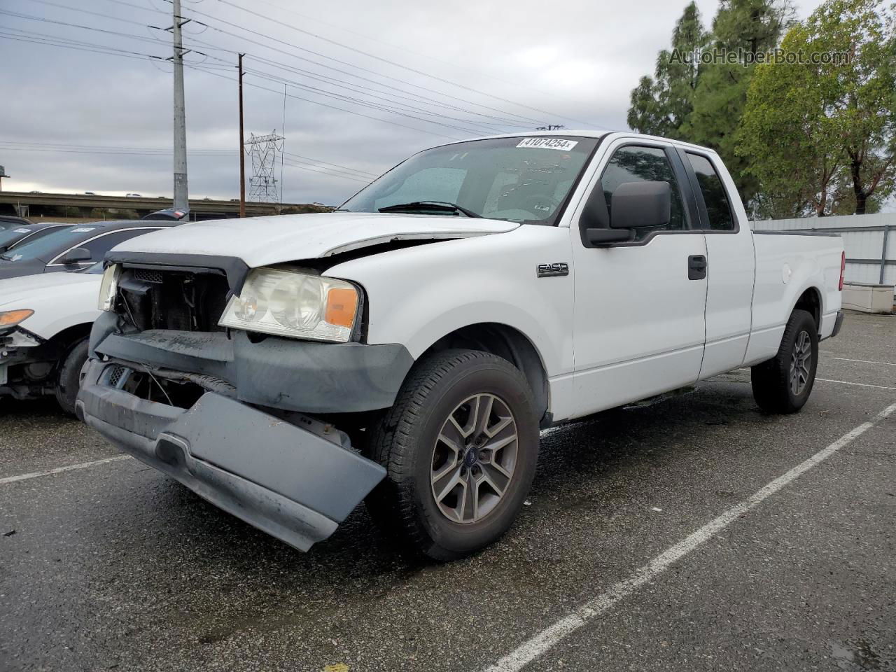 2005 Ford F150  White vin: 1FTRX12WX5FA19587