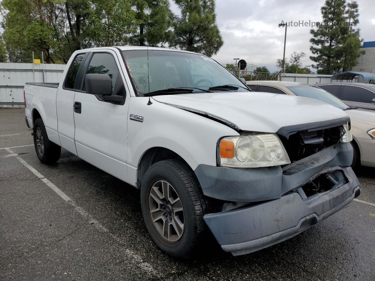 2005 Ford F150  White vin: 1FTRX12WX5FA19587