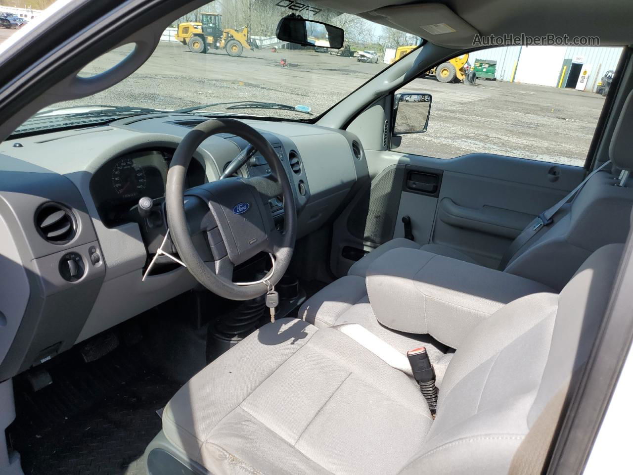 2005 Ford F150  White vin: 1FTRX14W15FA96409