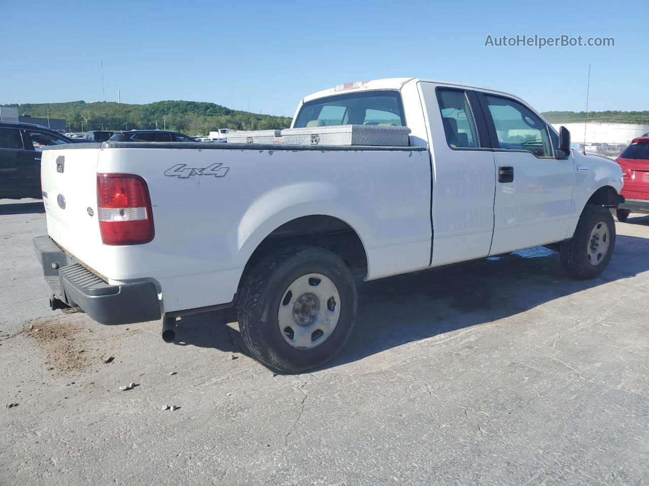 2005 Ford F150  White vin: 1FTRX14W45FA02653