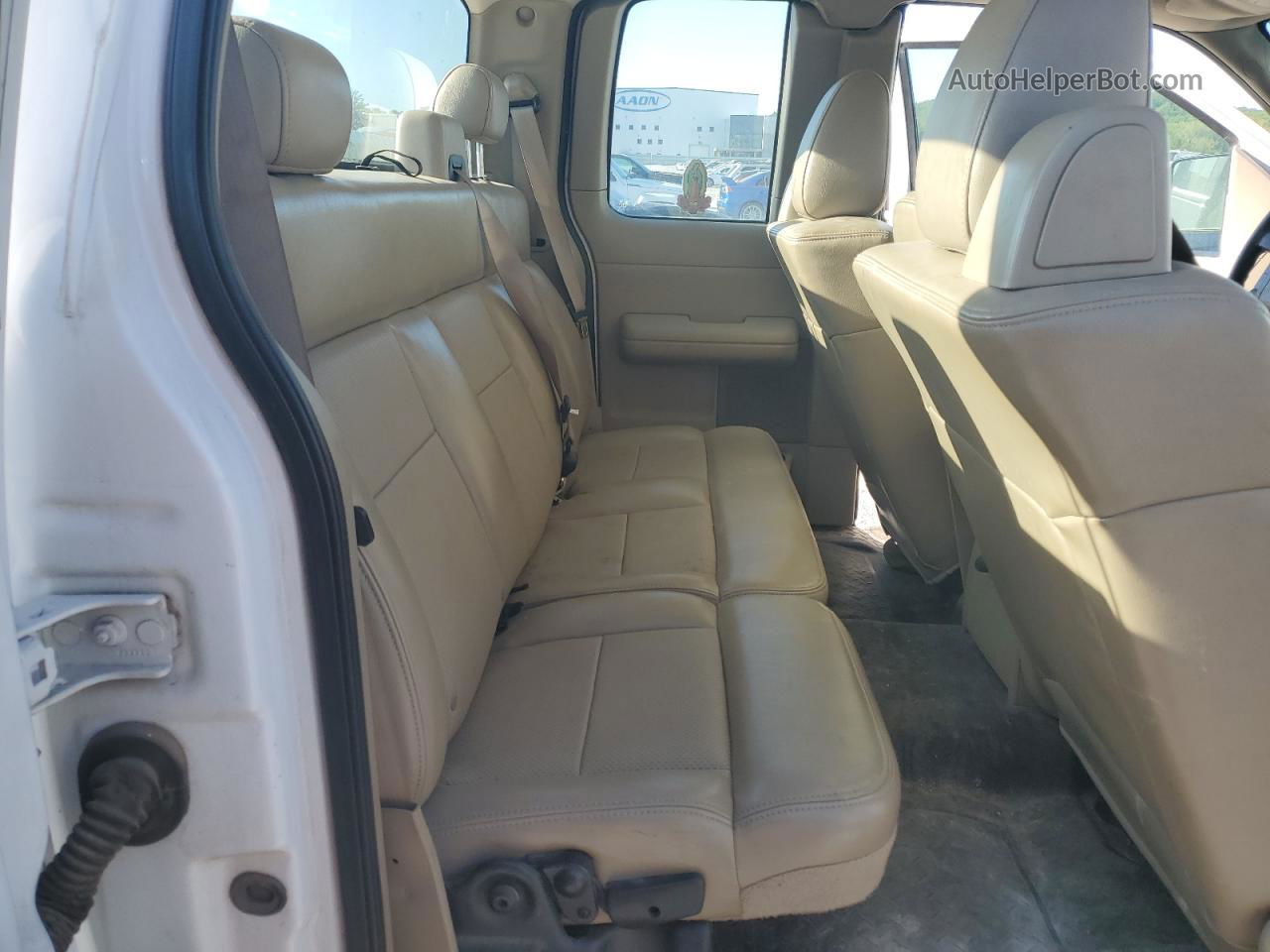 2005 Ford F150  Белый vin: 1FTRX14W45FA02653