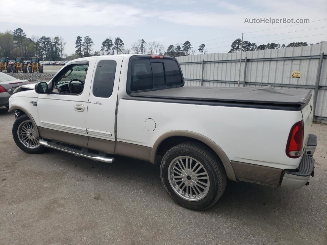 2003 Ford F150  White vin: 1FTRX17LX3NA37606