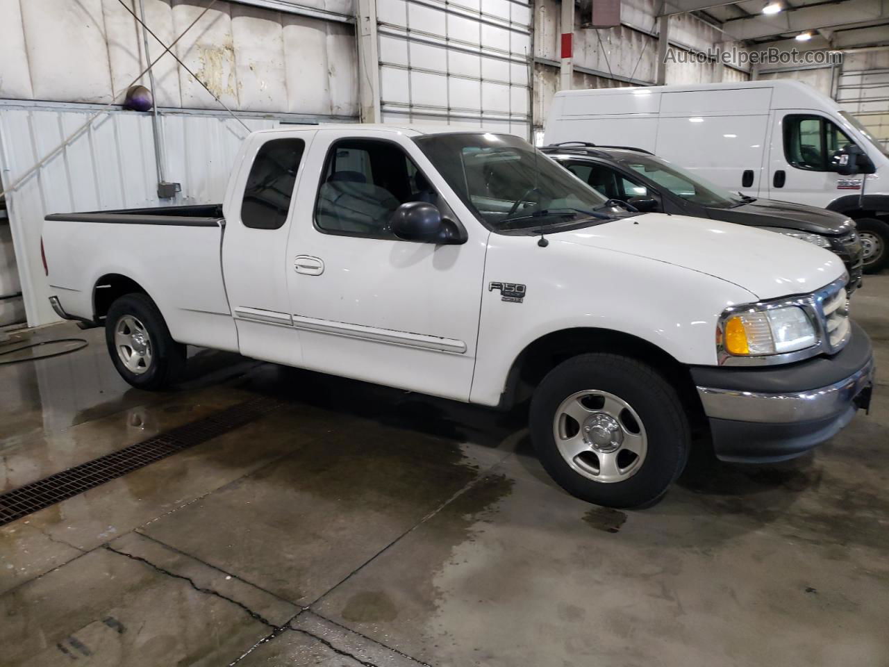 2003 Ford F150  Белый vin: 1FTRX17W03KB18738