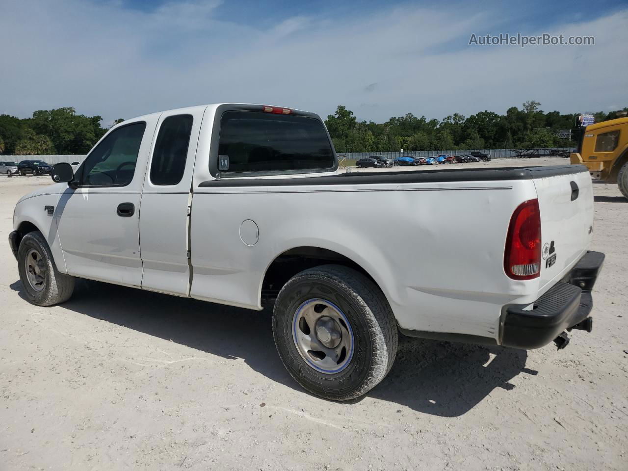 2001 Ford F150  White vin: 1FTRX17W71NB03620