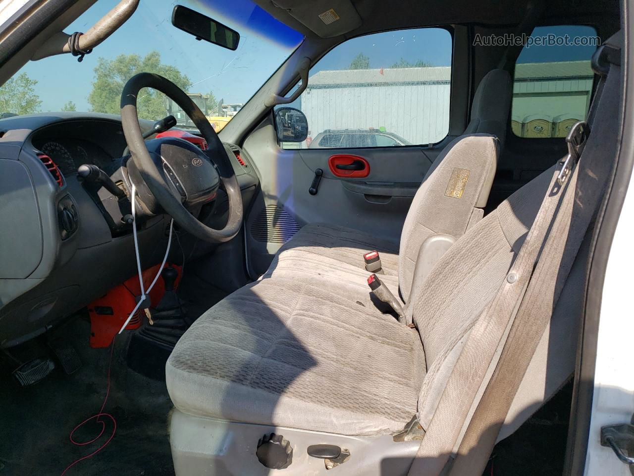 2001 Ford F150  Белый vin: 1FTRX18L21NA29267