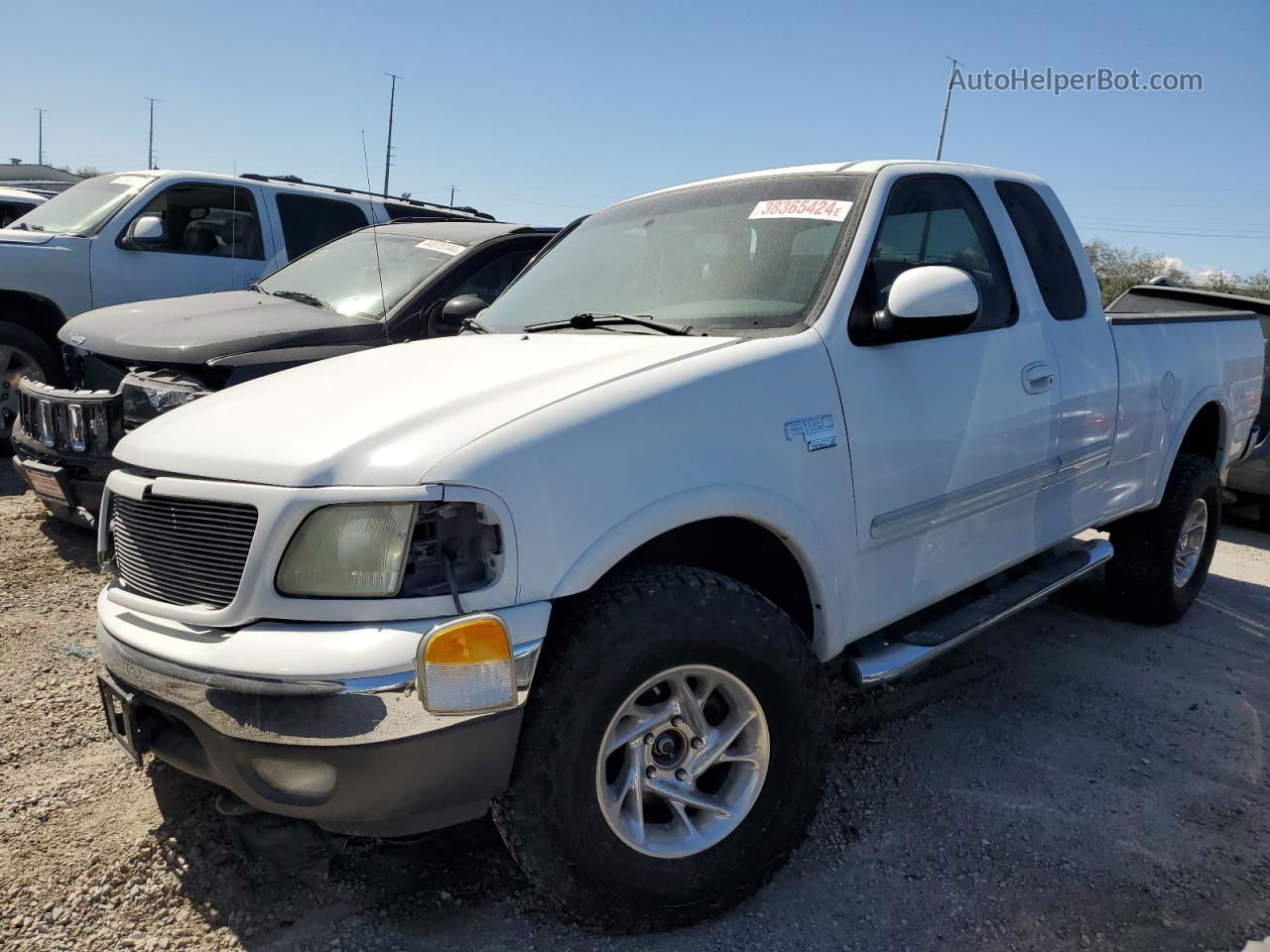 2003 Ford F150  White vin: 1FTRX18L33NA76147