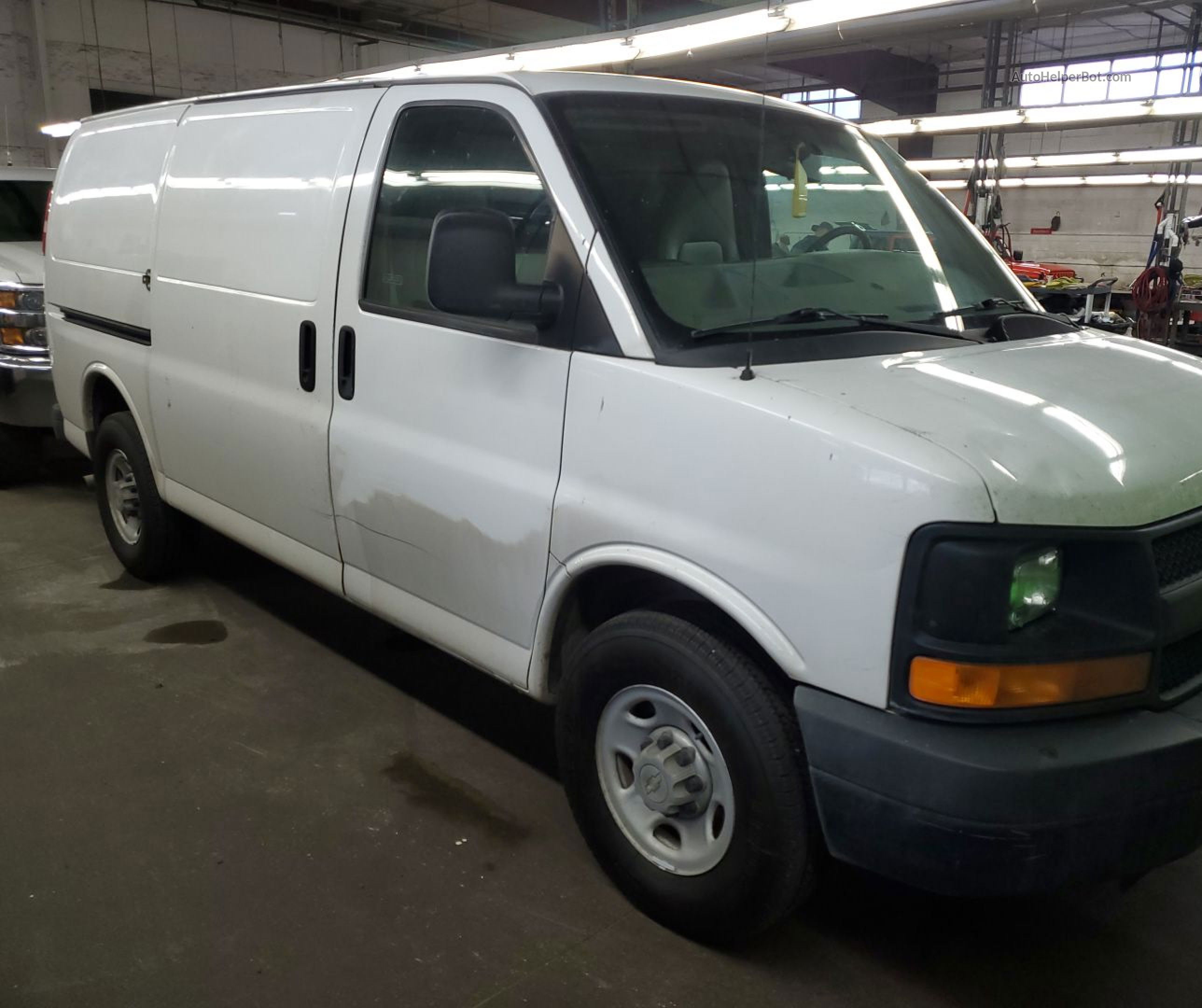 2008 Ford Econoline E350 Super Duty Van vin: 1FTSE34L68DA90145