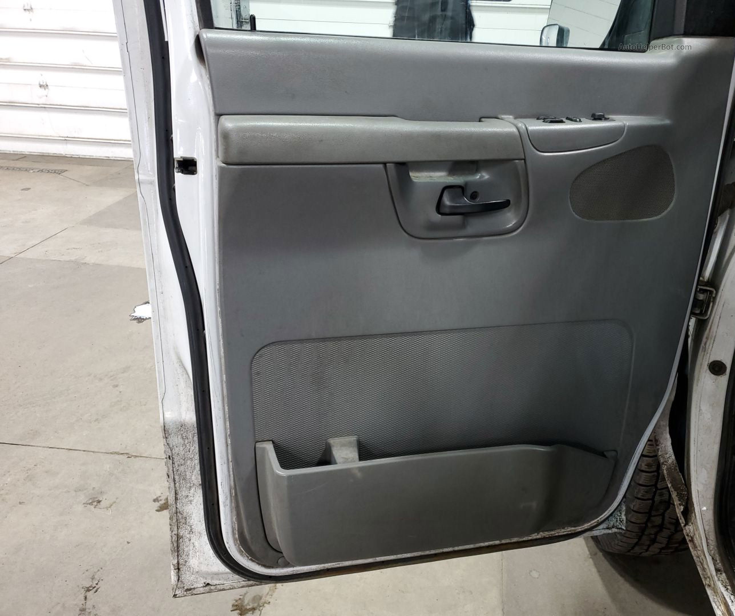 2008 Ford Econoline E350 Super Duty Van vin: 1FTSE34L68DA90145