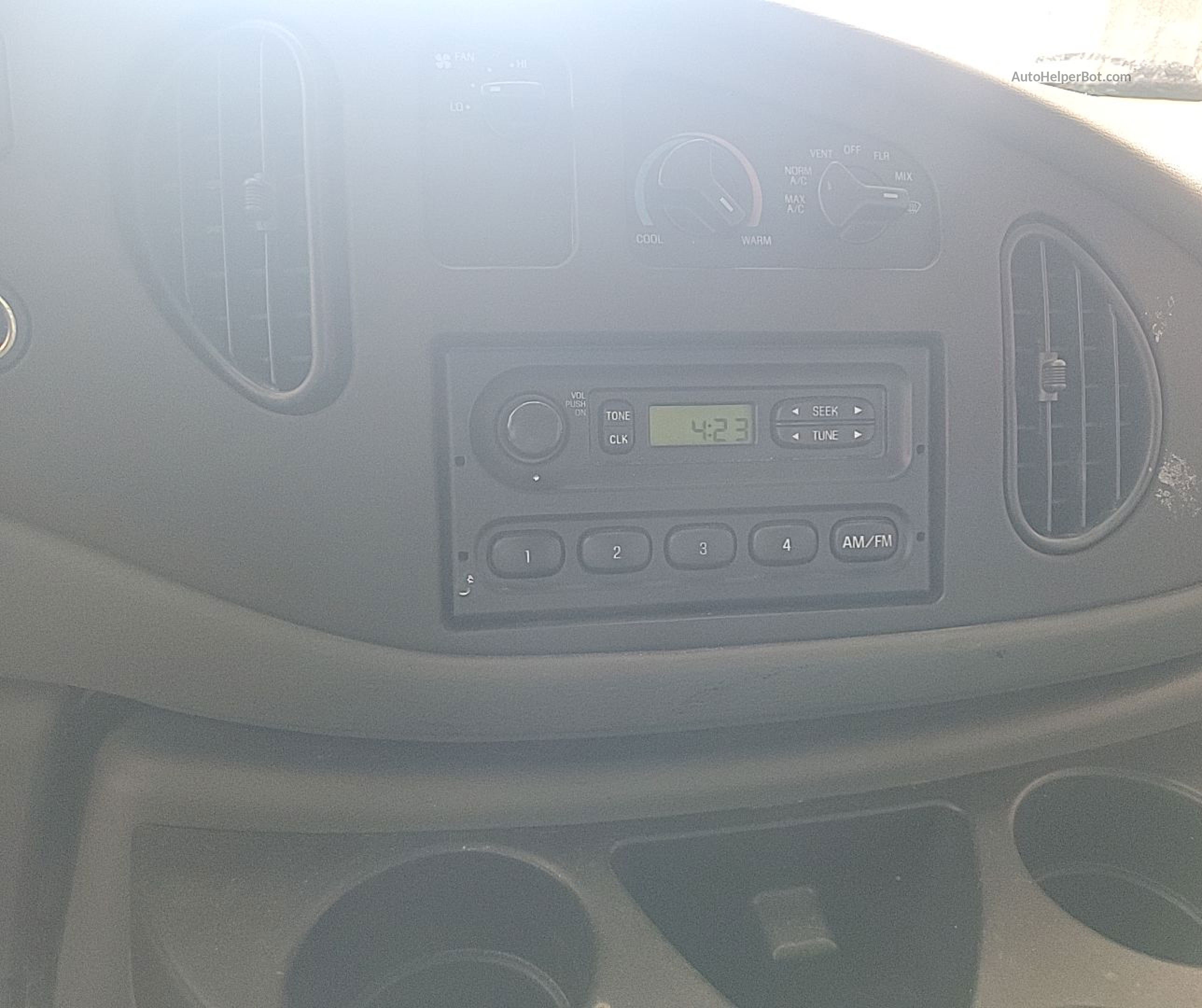 2008 Ford Econoline E350 Super Duty Van vin: 1FTSS34LX8DB38545