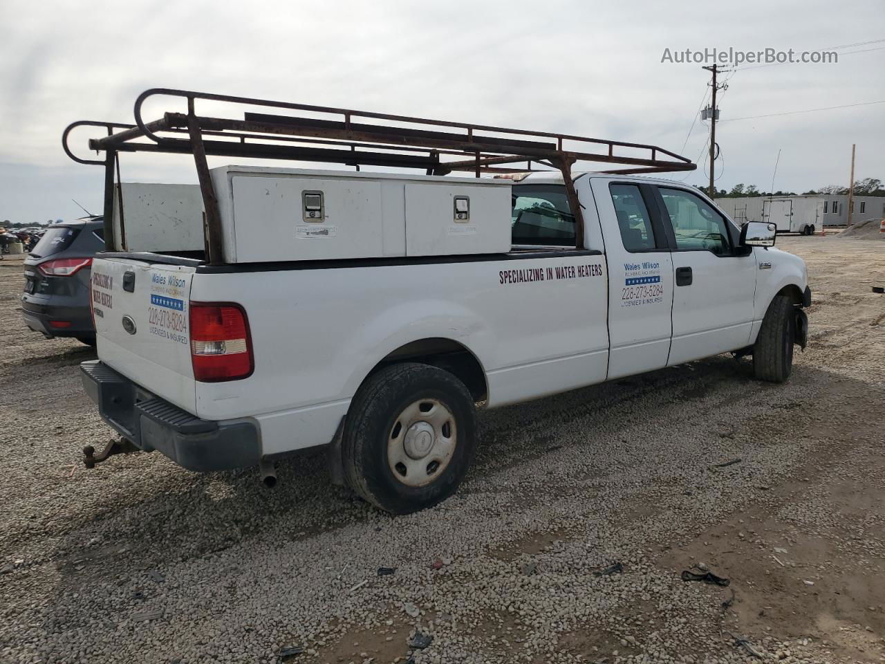 2005 Ford F150  White vin: 1FTVX12545NB84501