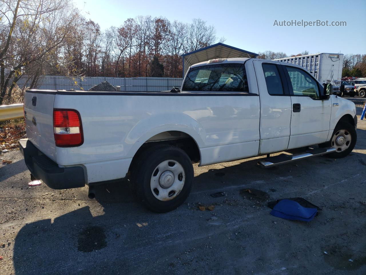 2005 Ford F150  White vin: 1FTVX12545NC01426