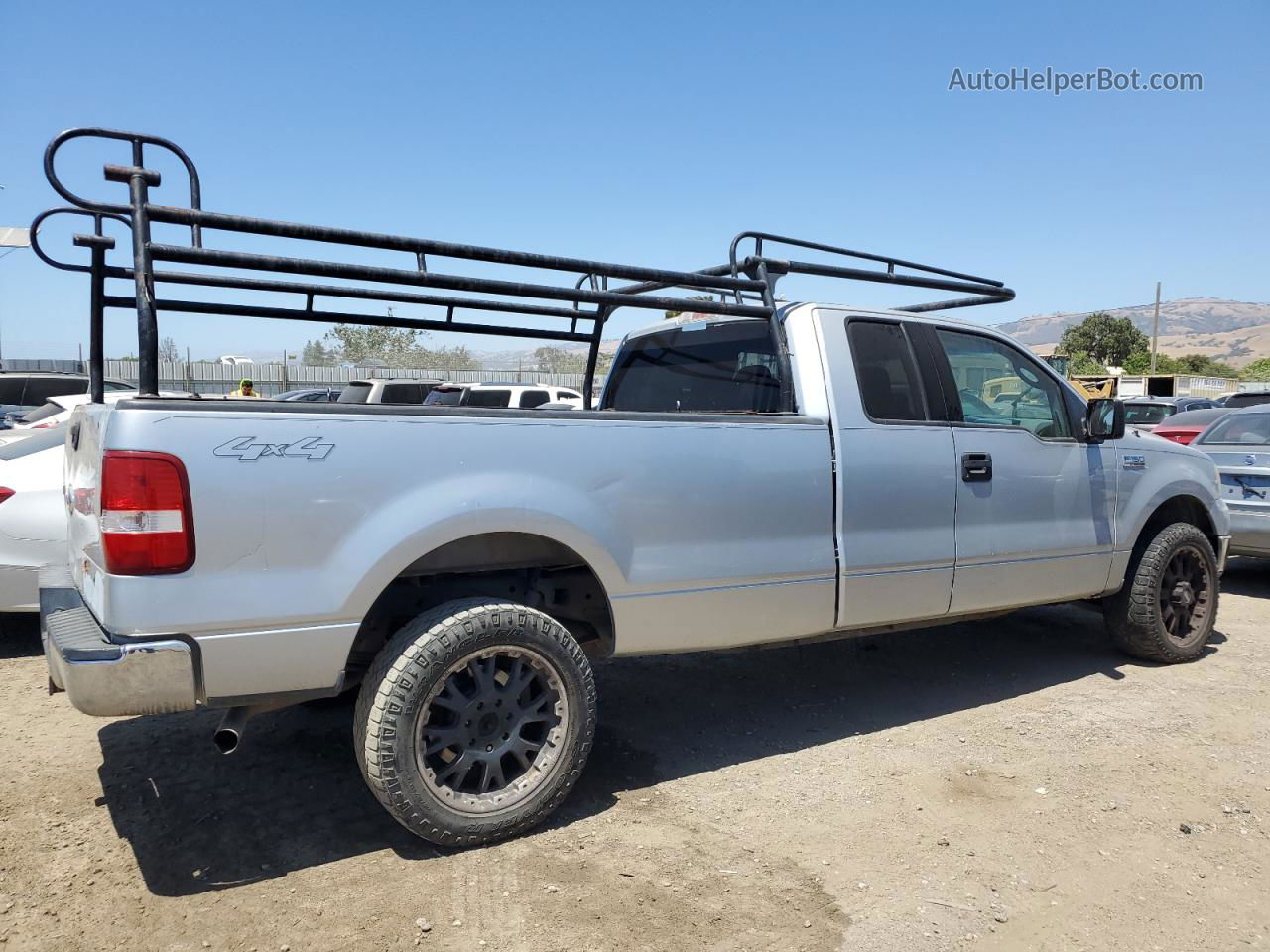 2004 Ford F150  Silver vin: 1FTVX14594NB88829