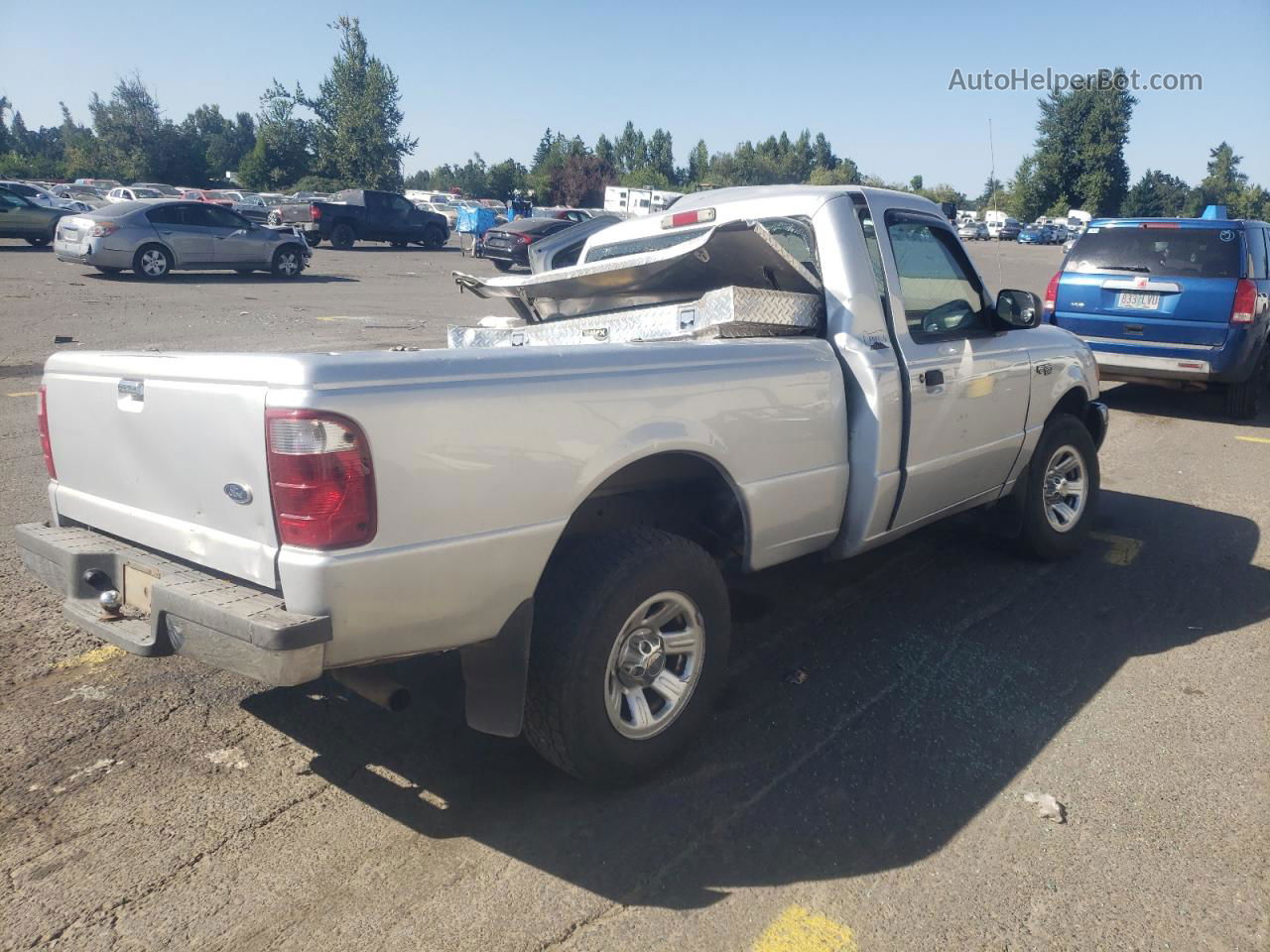 2001 Ford Ranger  Серебряный vin: 1FTYR10U31PA18082