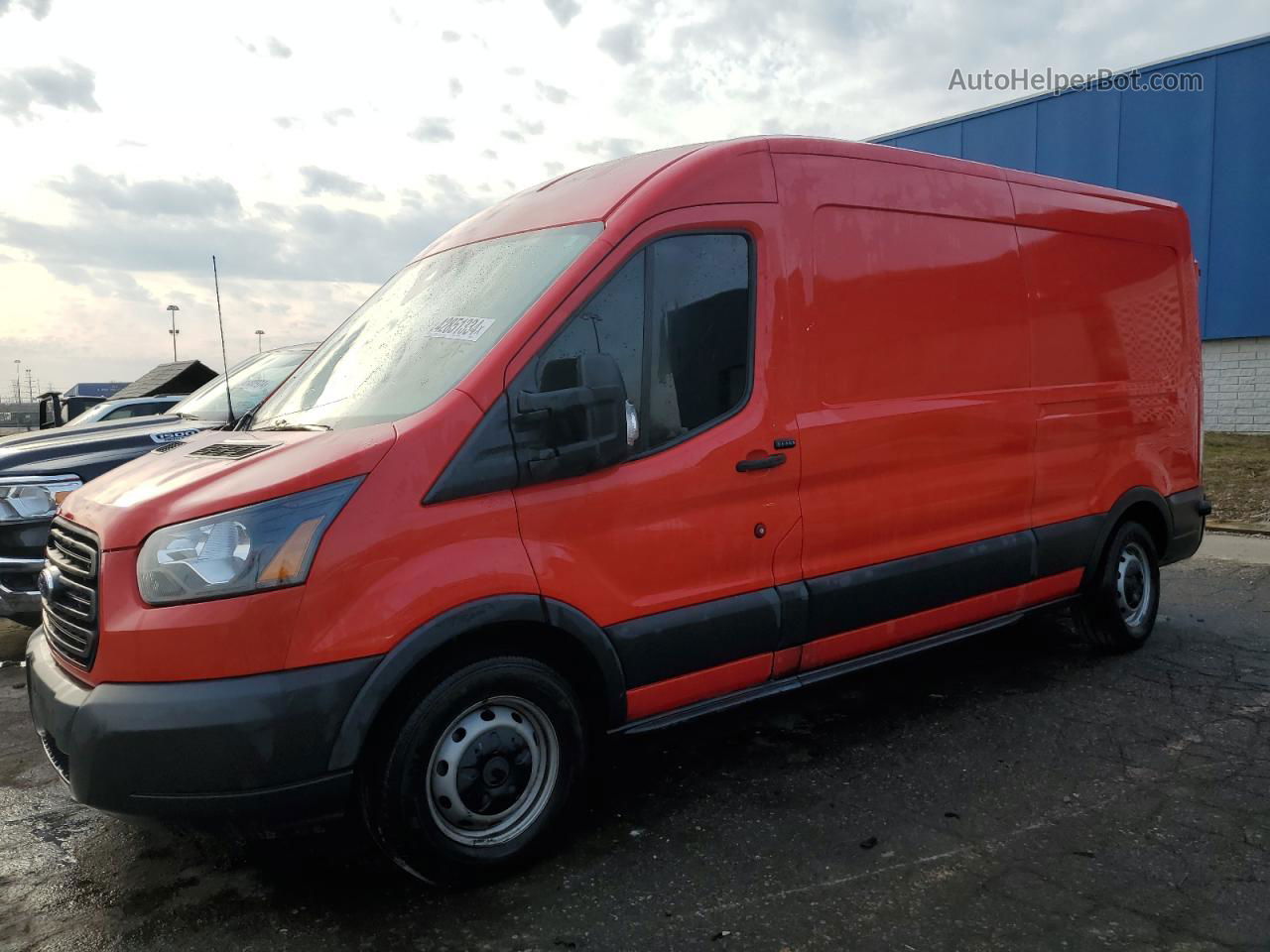 2018 Ford Transit T-250 Red vin: 1FTYR2CV5JKB11239