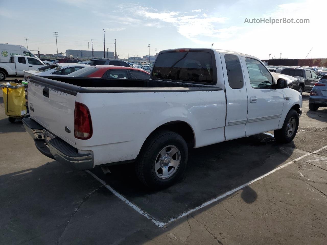 2001 Ford F150  White vin: 1FTZX17241NB04558