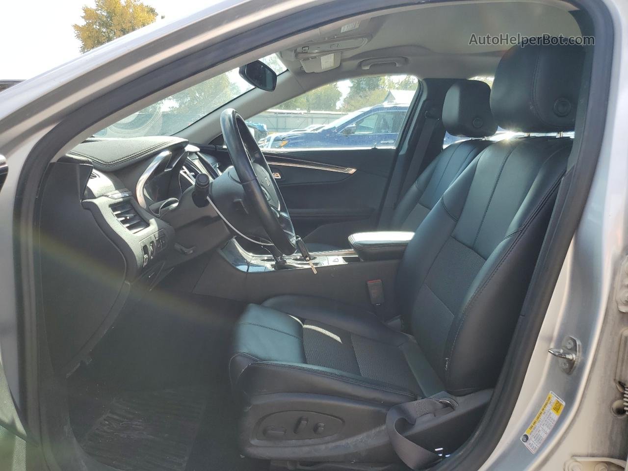 2017 Chevrolet Impala Lt Серебряный vin: 1G1105S39HU118778