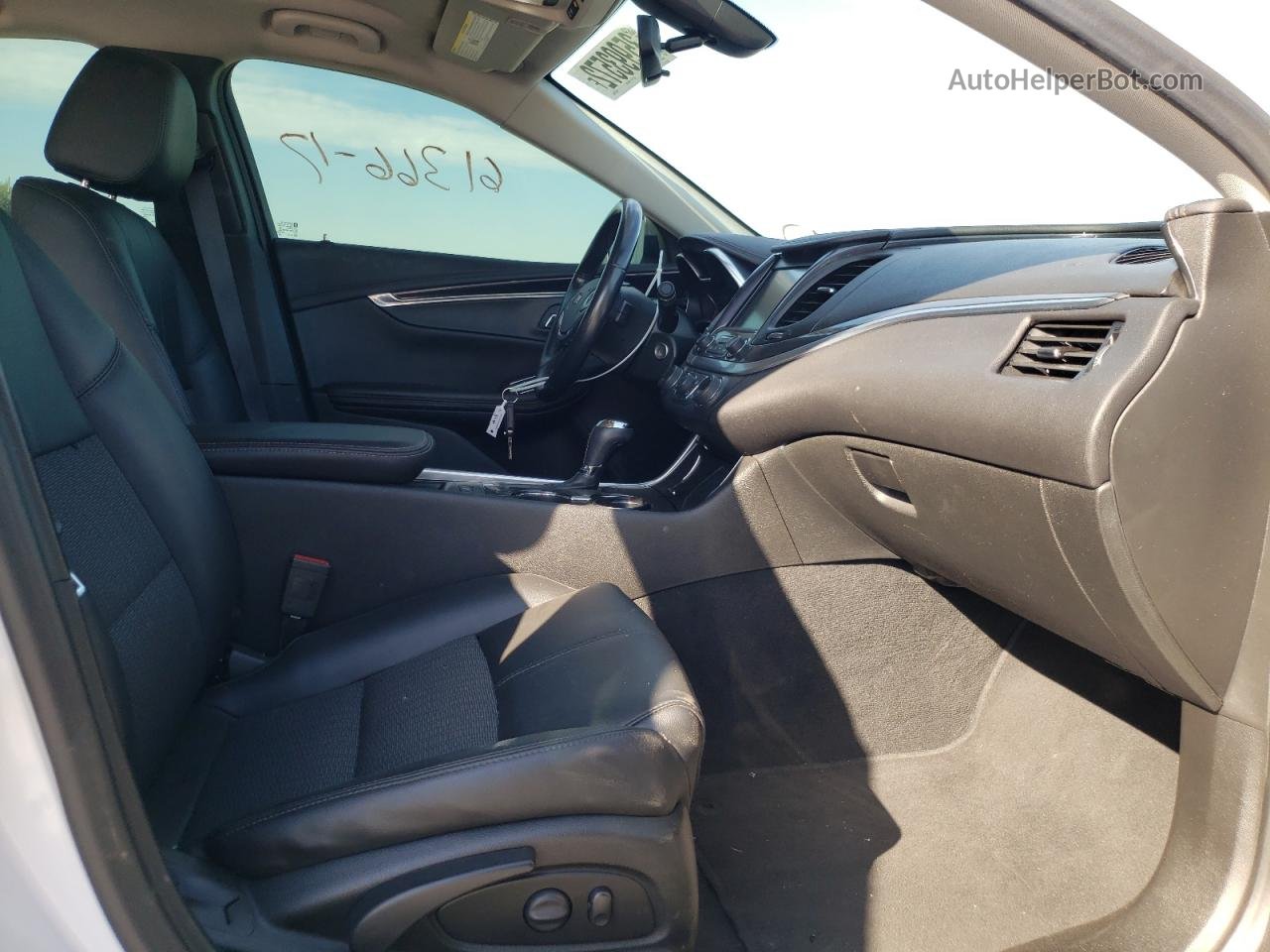 2017 Chevrolet Impala Lt Белый vin: 1G1105SA3HU214968