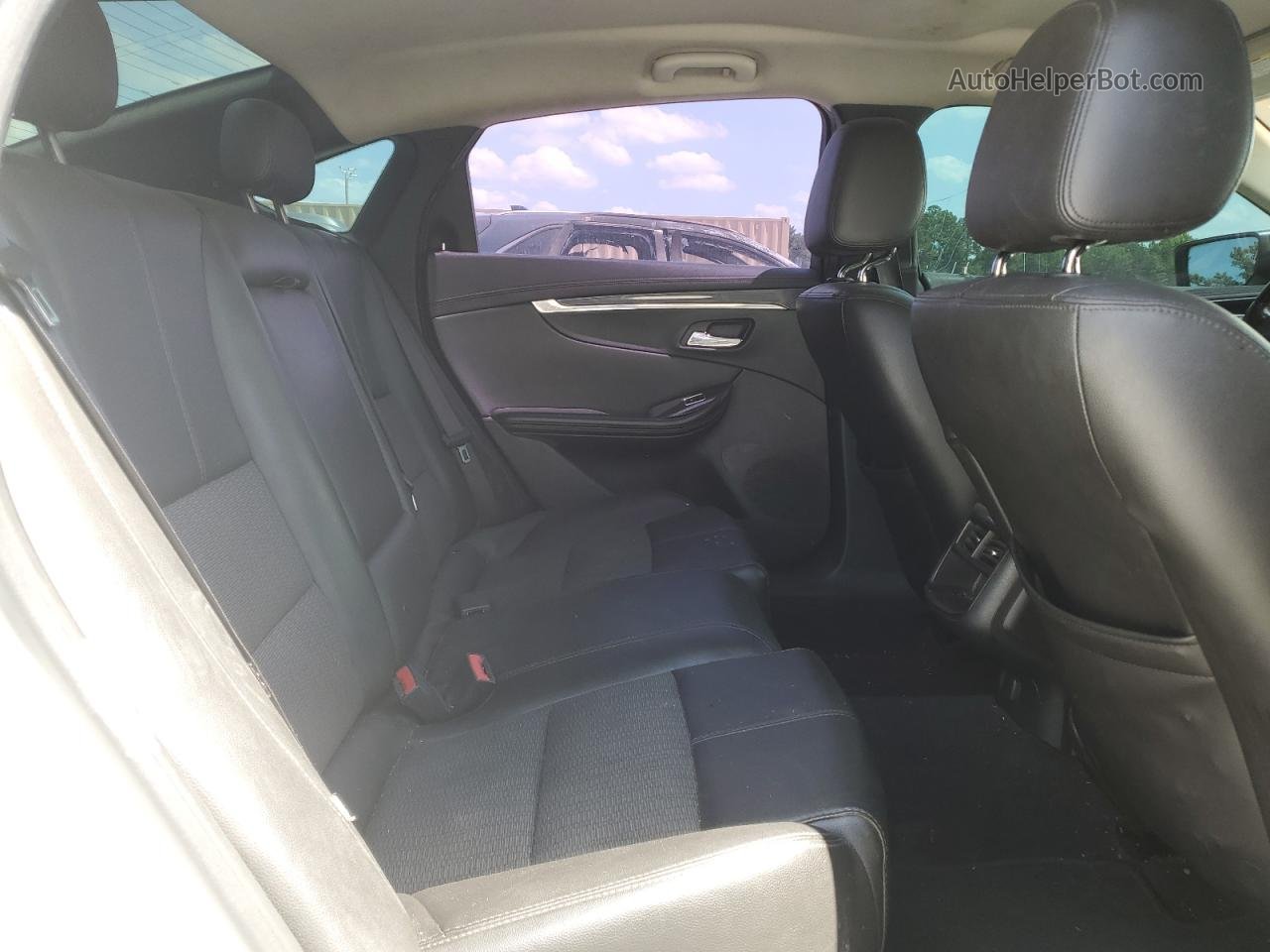 2017 Chevrolet Impala Lt White vin: 1G1105SA9HU148250