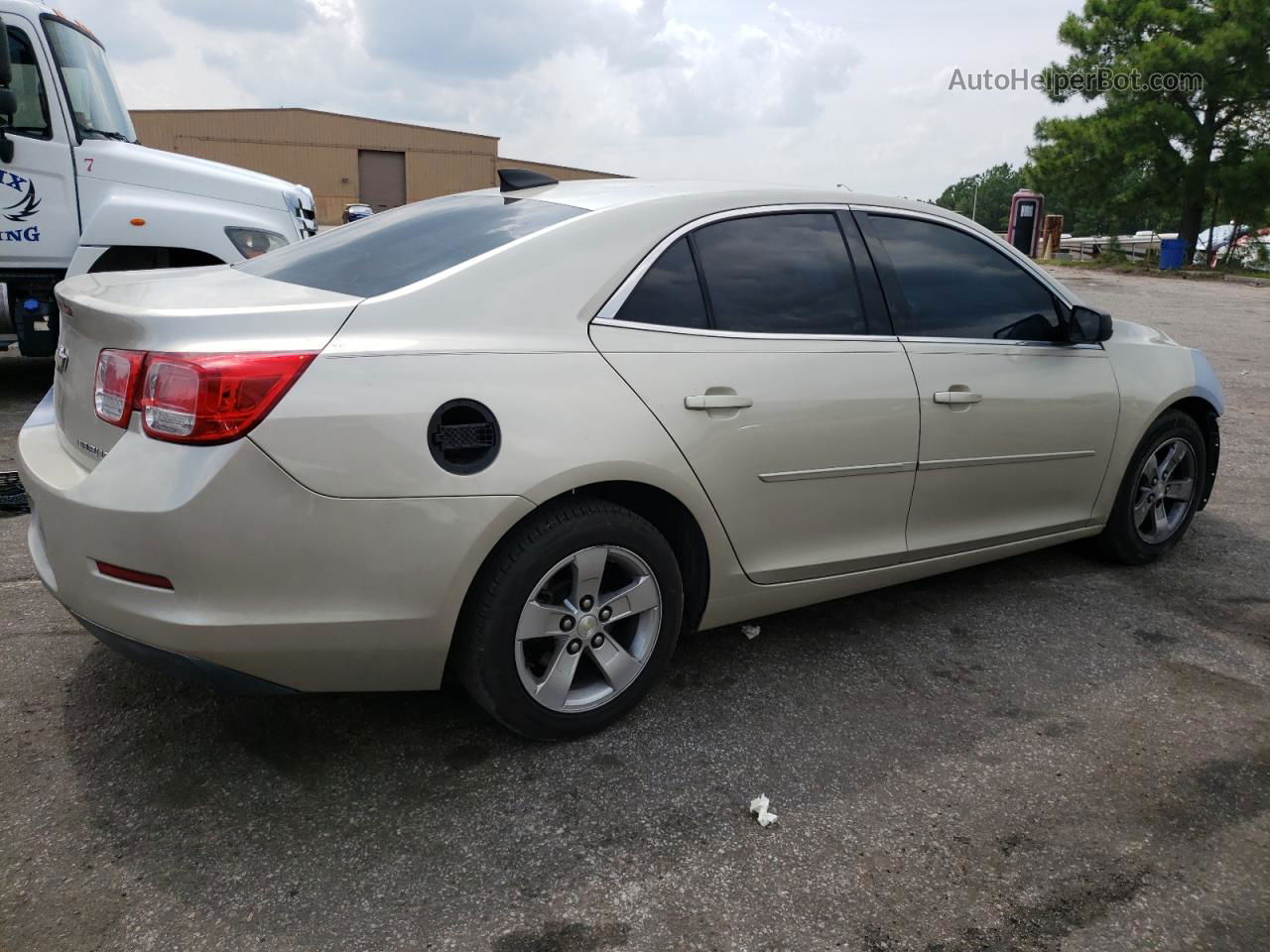 2015 Chevrolet Malibu Ls Золотой vin: 1G11A5SL8FF267309