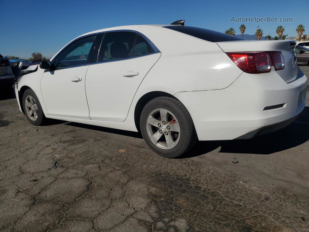 2015 Chevrolet Malibu Ls Белый vin: 1G11B5SL6FU118275