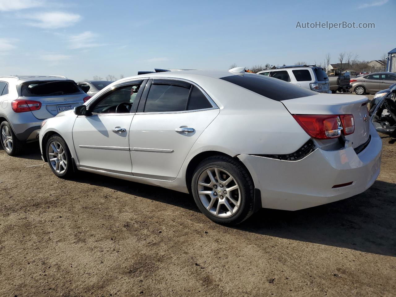 2015 Chevrolet Malibu 1lt Белый vin: 1G11C5SL6FF155389