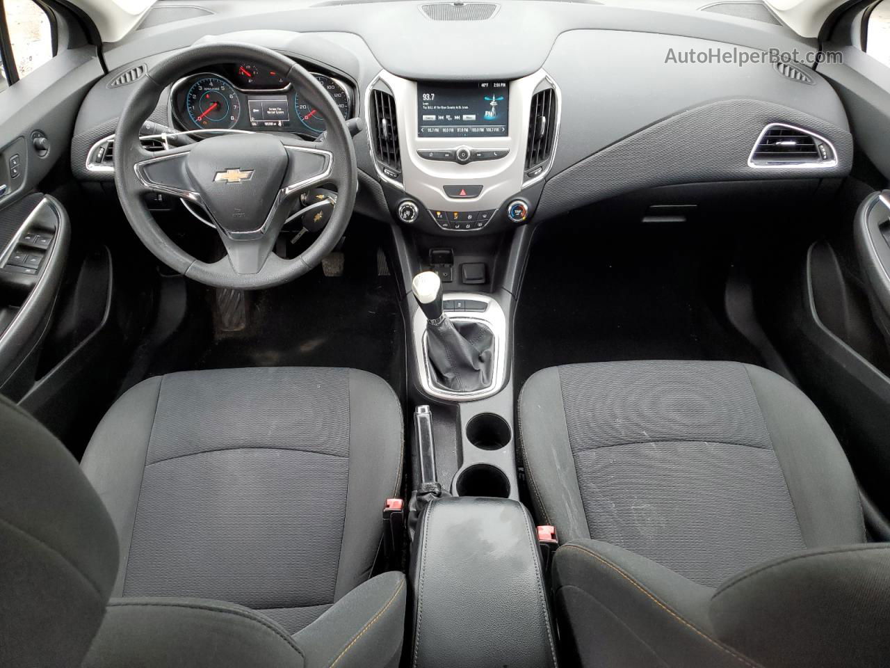 2017 Chevrolet Cruze Ls Серебряный vin: 1G1BB5SM2H7206562