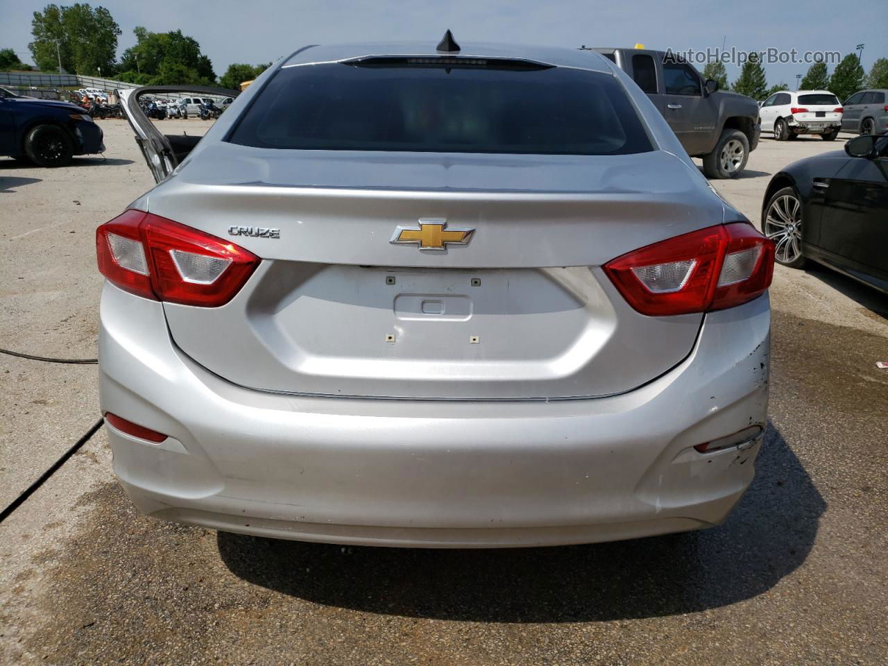 2016 Chevrolet Cruze Ls Серебряный vin: 1G1BB5SM5G7271047