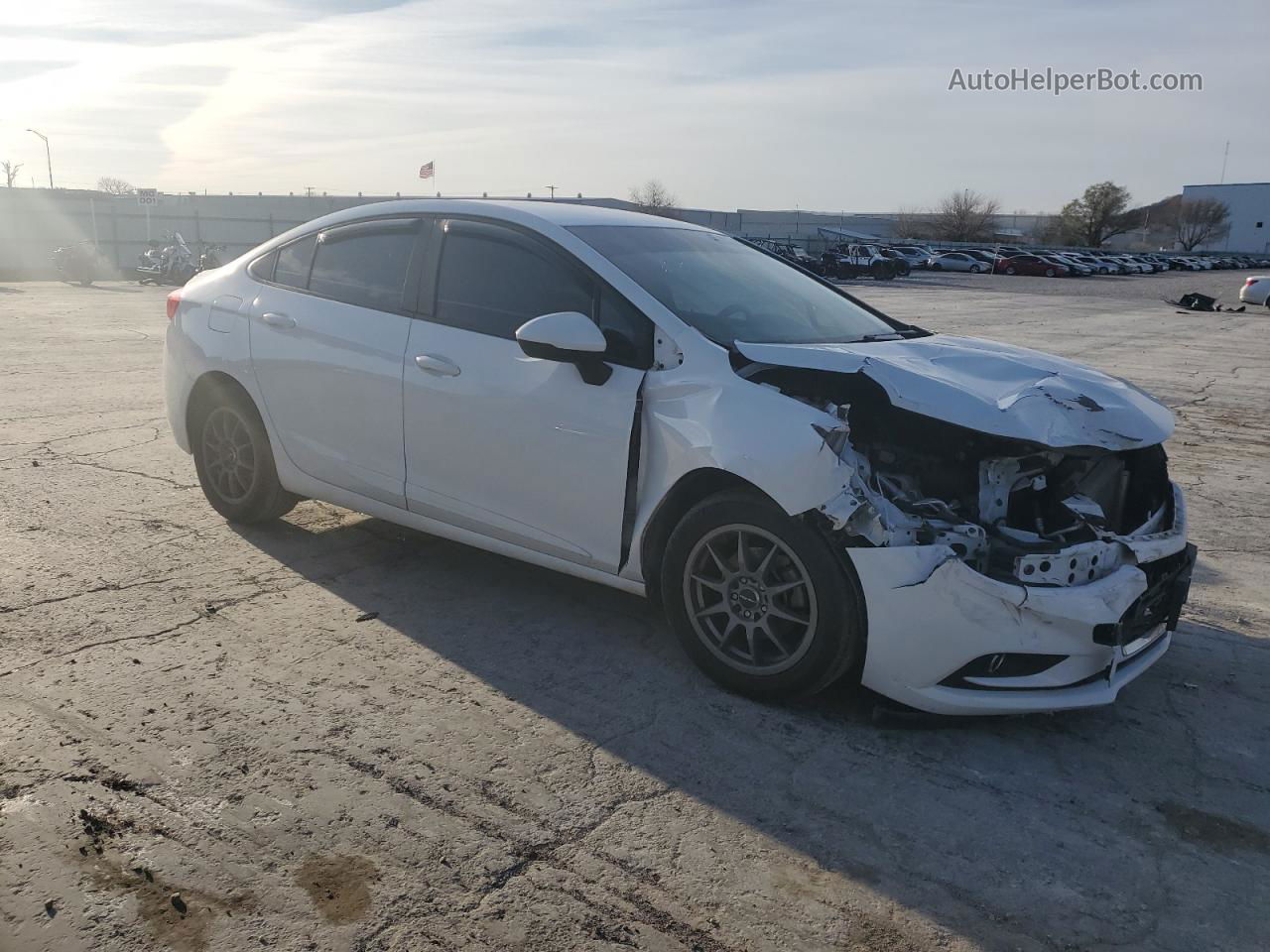 2018 Chevrolet Cruze Ls White vin: 1G1BB5SM5J7149862