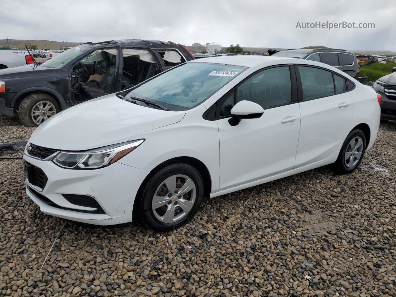 2017 Chevrolet Cruze Ls White vin: 1G1BB5SM7H7126576