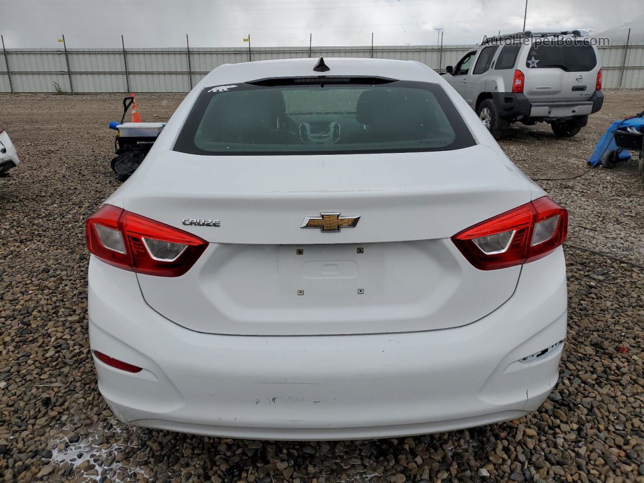 2017 Chevrolet Cruze Ls White vin: 1G1BB5SM7H7126576