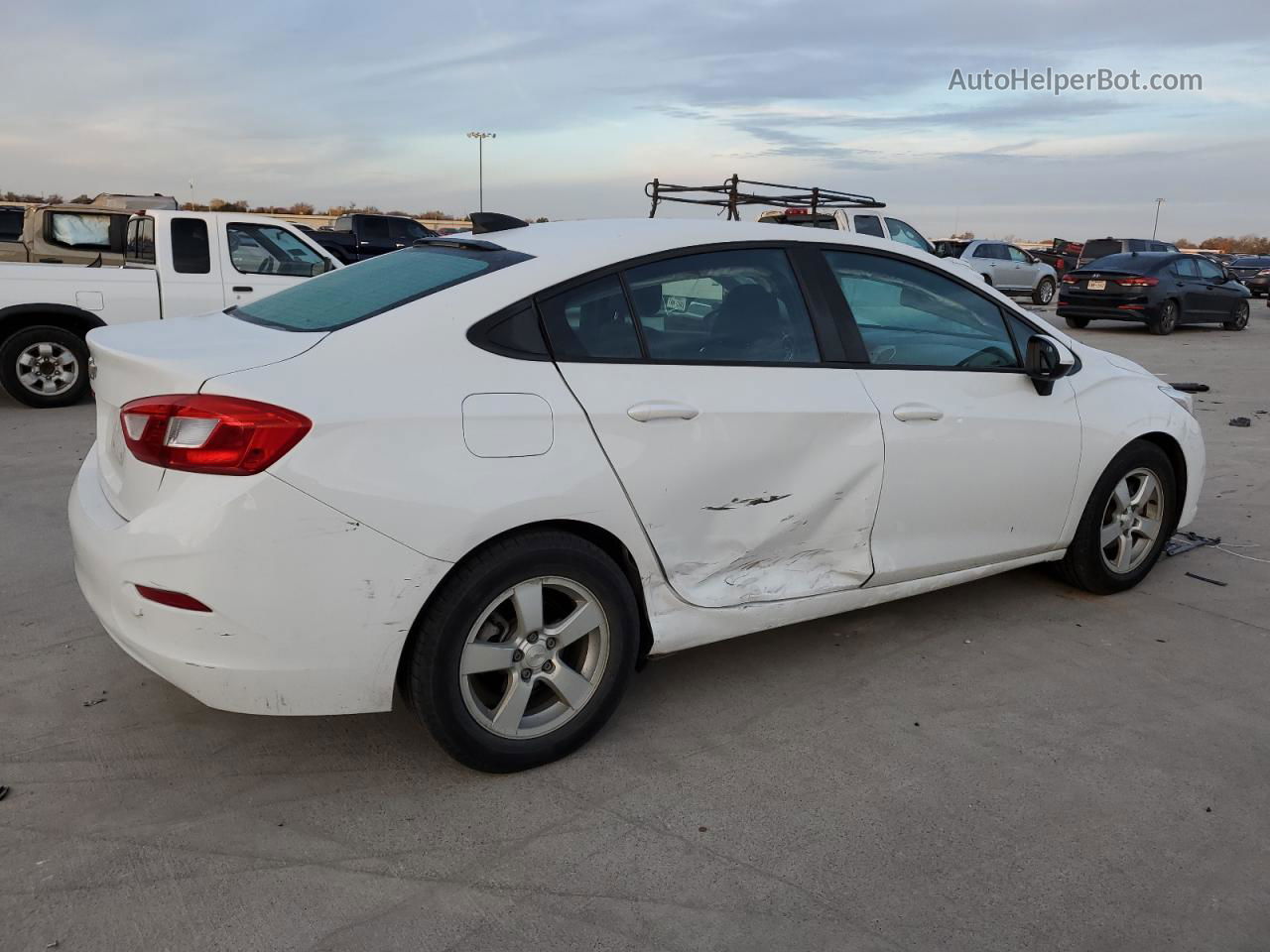 2016 Chevrolet Cruze Ls White vin: 1G1BC5SM0G7233805