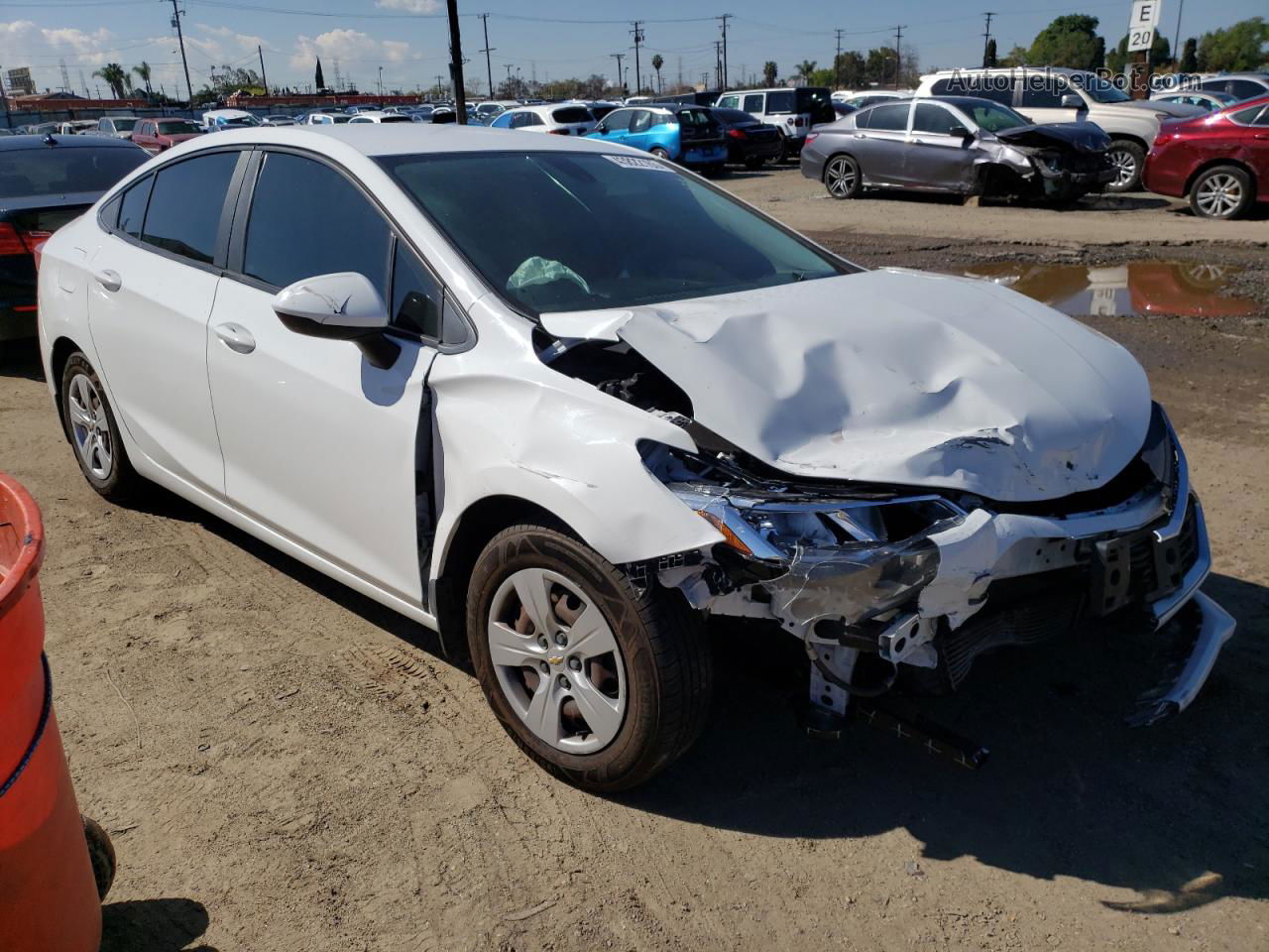 2017 Chevrolet Cruze Ls Белый vin: 1G1BC5SM0H7213572