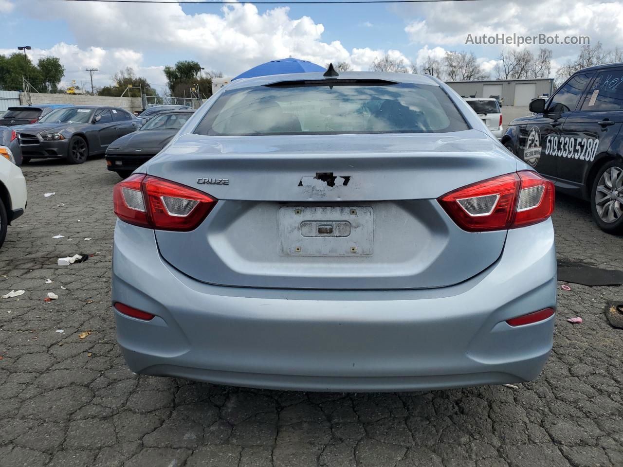 2018 Chevrolet Cruze Ls Silver vin: 1G1BC5SM0J7182443