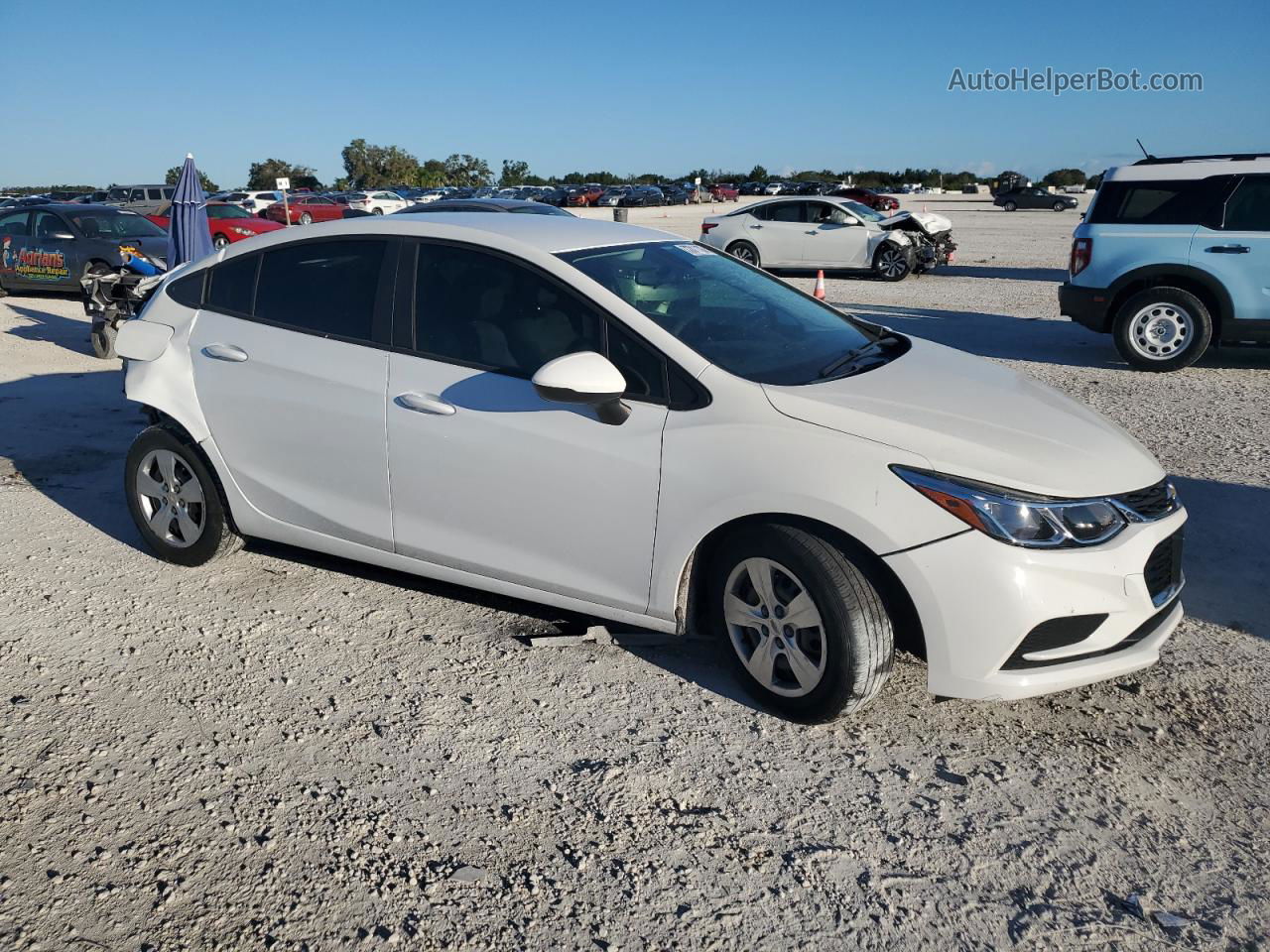 2018 Chevrolet Cruze Ls White vin: 1G1BC5SM0J7230118