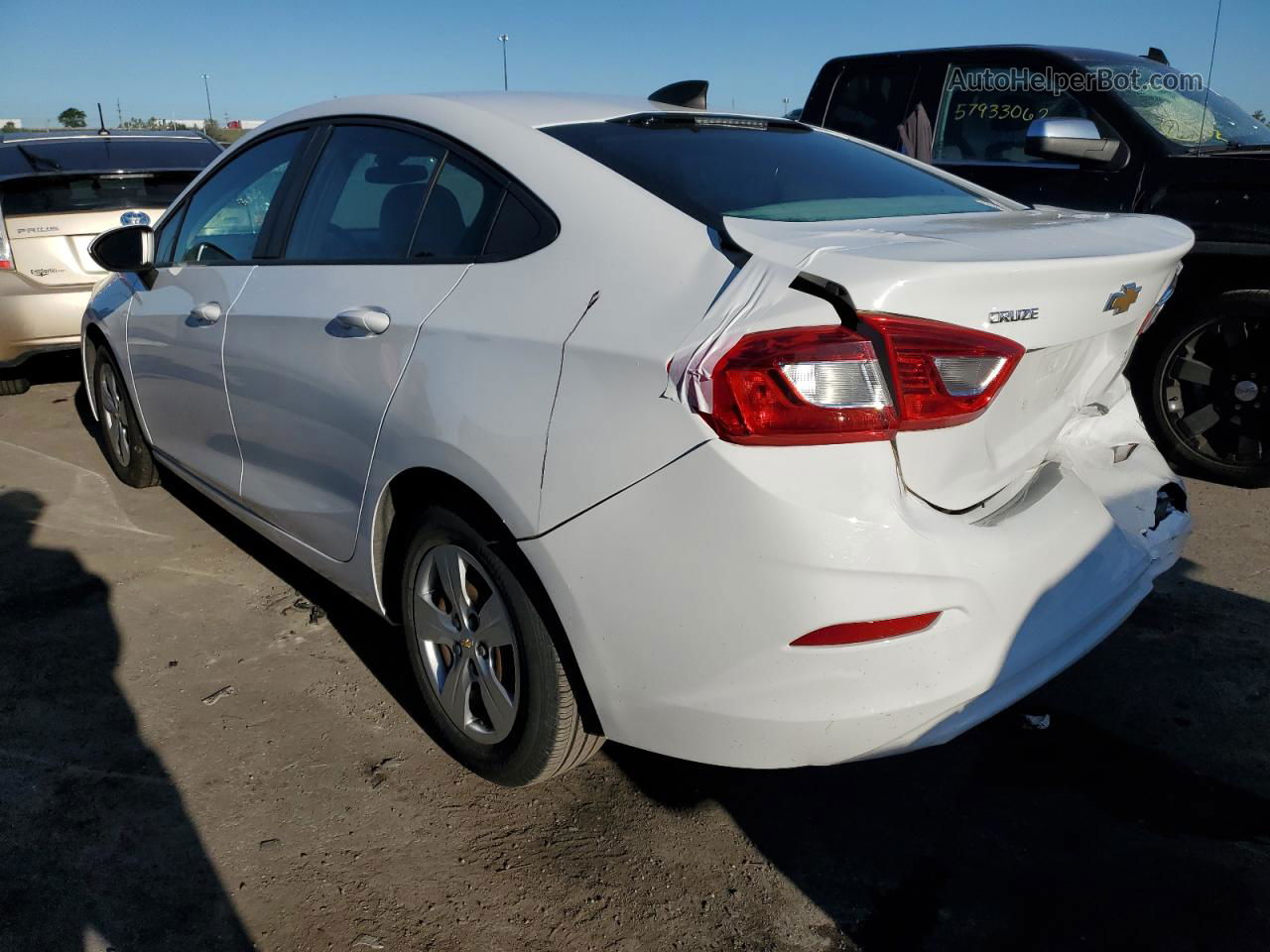 2016 Chevrolet Cruze Ls White vin: 1G1BC5SM1G7284777