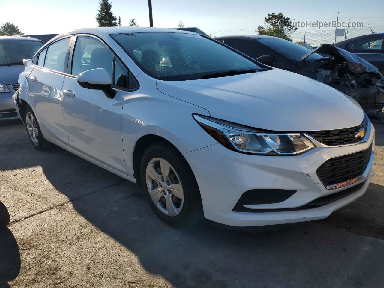 2016 Chevrolet Cruze Ls White vin: 1G1BC5SM1G7284777