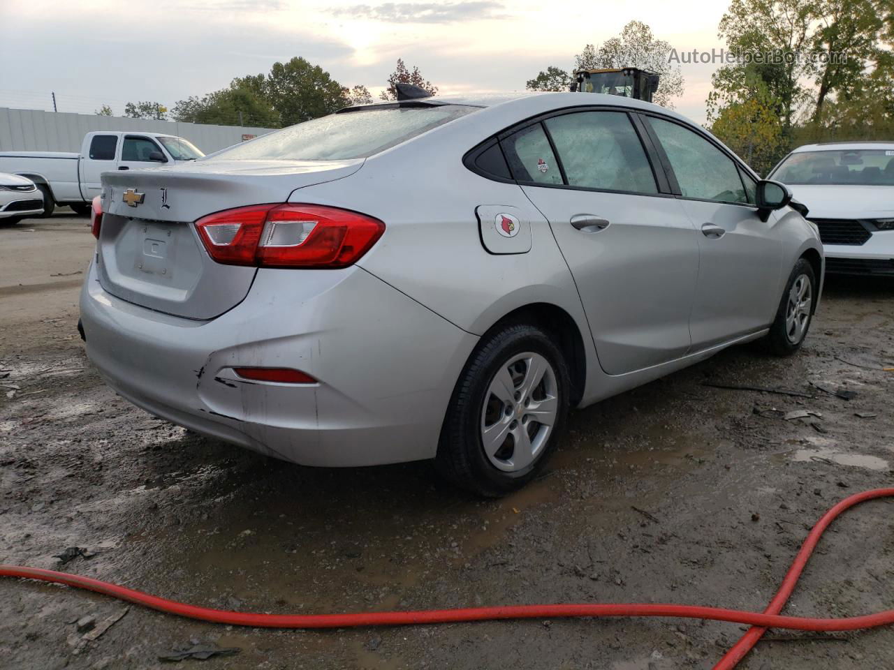 2017 Chevrolet Cruze Ls Silver vin: 1G1BC5SM1H7215444