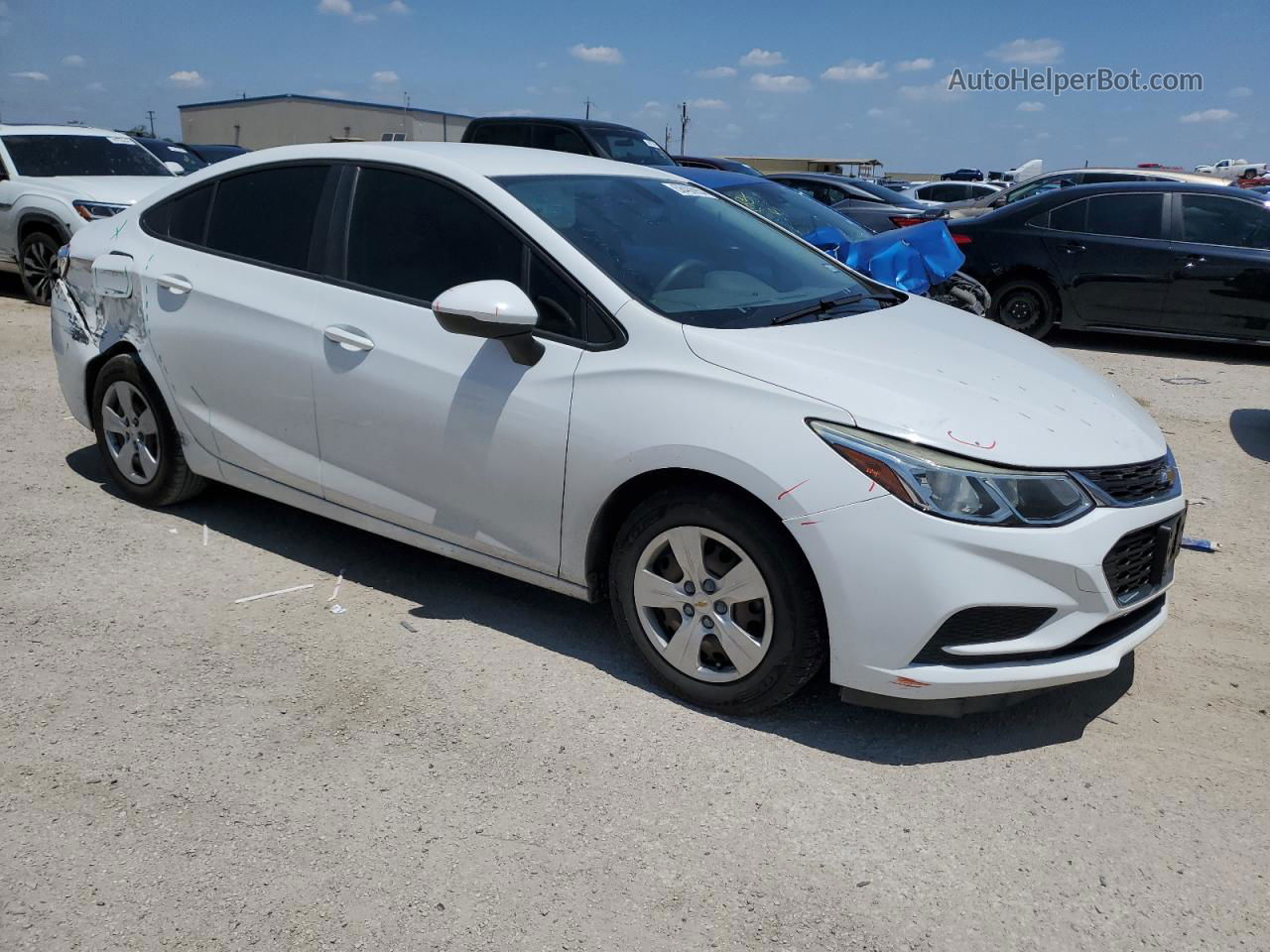 2017 Chevrolet Cruze Ls White vin: 1G1BC5SM1H7246290