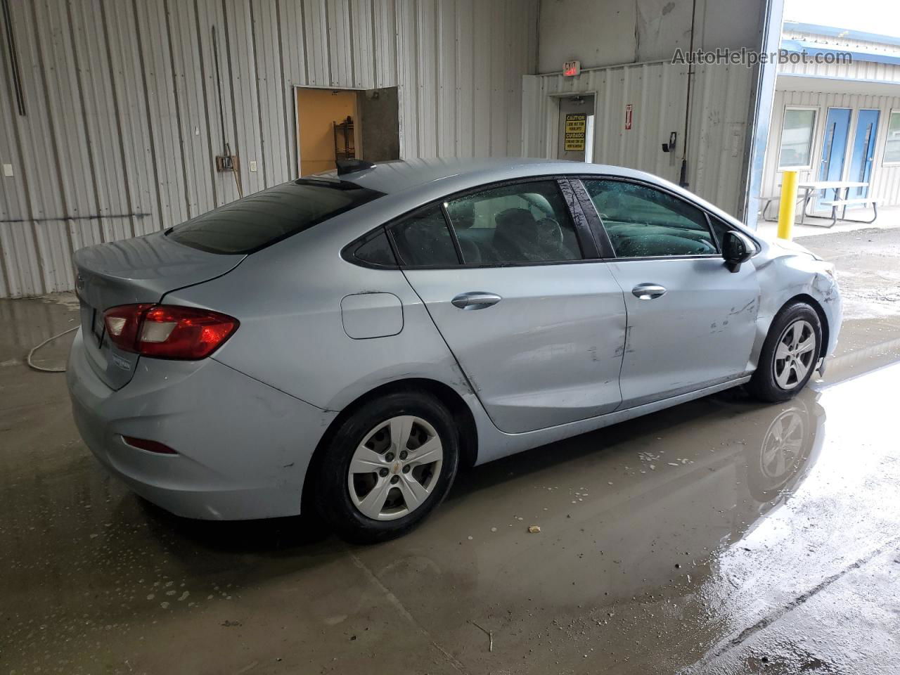 2017 Chevrolet Cruze Ls Silver vin: 1G1BC5SM1H7272842