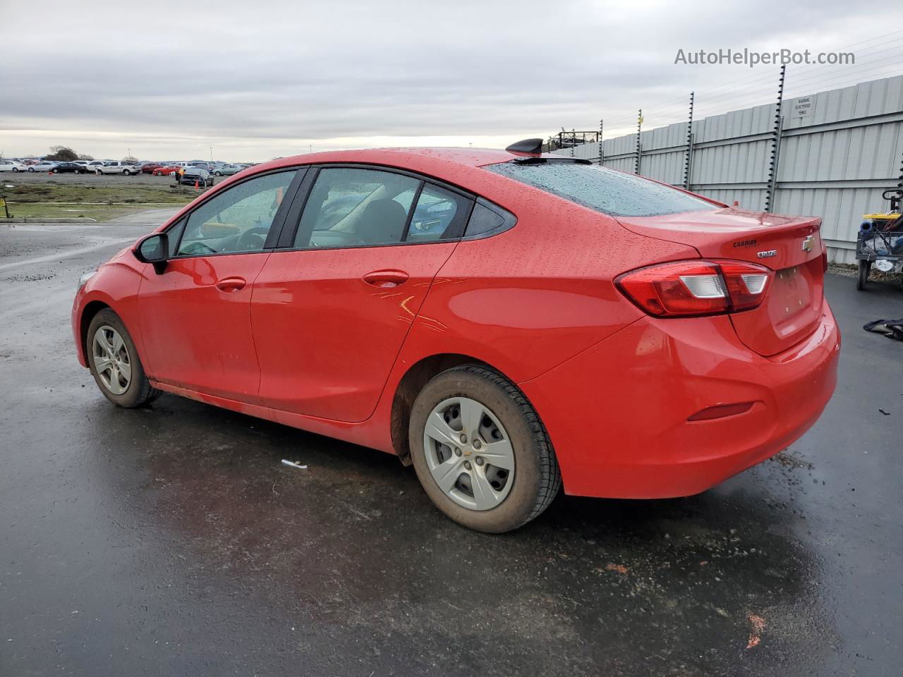 2018 Chevrolet Cruze Ls Red vin: 1G1BC5SM1J7127791